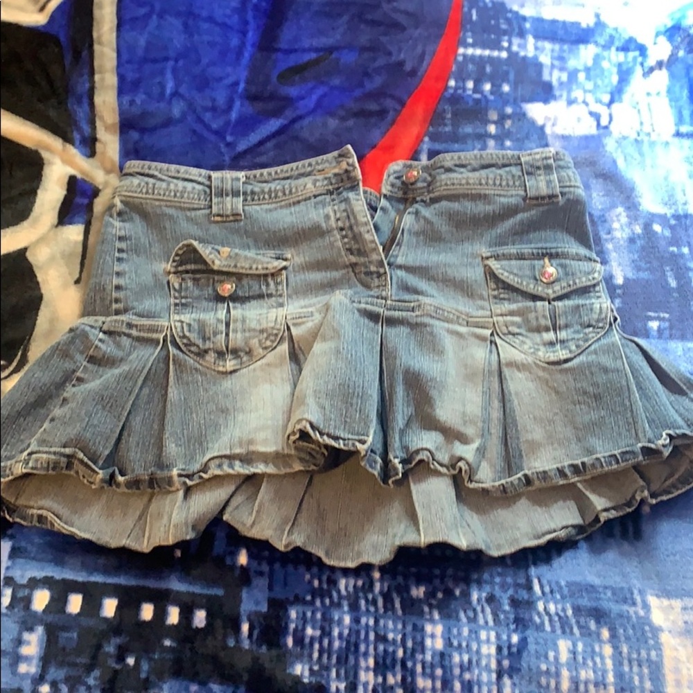 Jean skorts